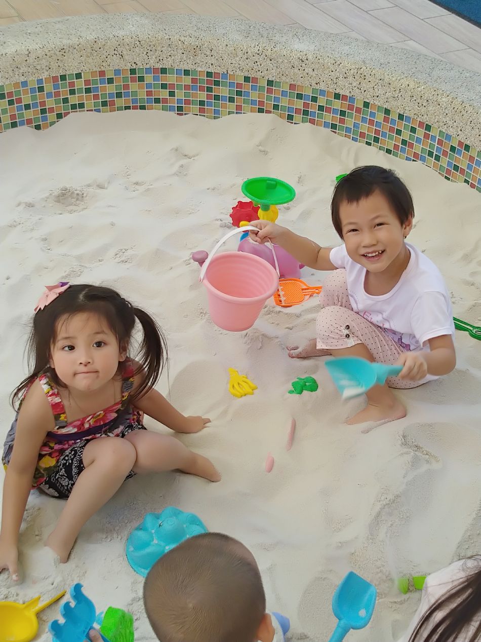 文件 : <FONT COLOR='red'>(108.08.23)玩沙趣-1.JPG</FONT> <BR> 尺寸 : <FONT COLOR='blue'>950 × 1267</FONT> 圖元 <BR> 格式 : <FONT COLOR='green'>jpg</FONT> <BR> 大小 : <FONT COLOR='green'> -- </FONT> KB