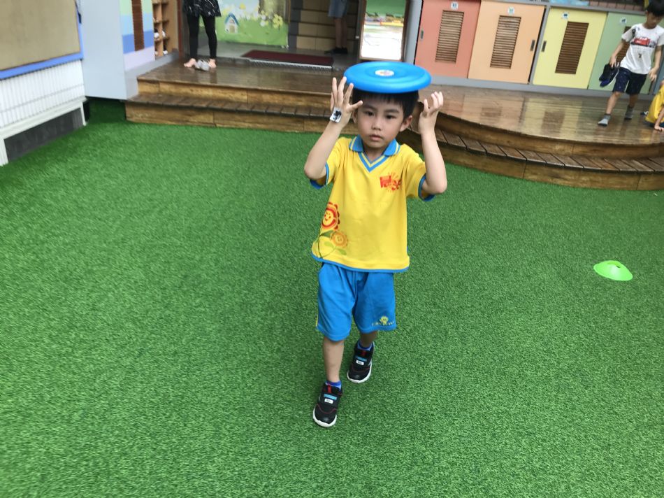 文件 : <FONT COLOR='red'>(108.08.21)體能【飛盤】-1.JPG</FONT> <BR> 尺寸 : <FONT COLOR='blue'>950 × 712</FONT> 圖元 <BR> 格式 : <FONT COLOR='green'>jpg</FONT> <BR> 大小 : <FONT COLOR='green'> -- </FONT> KB