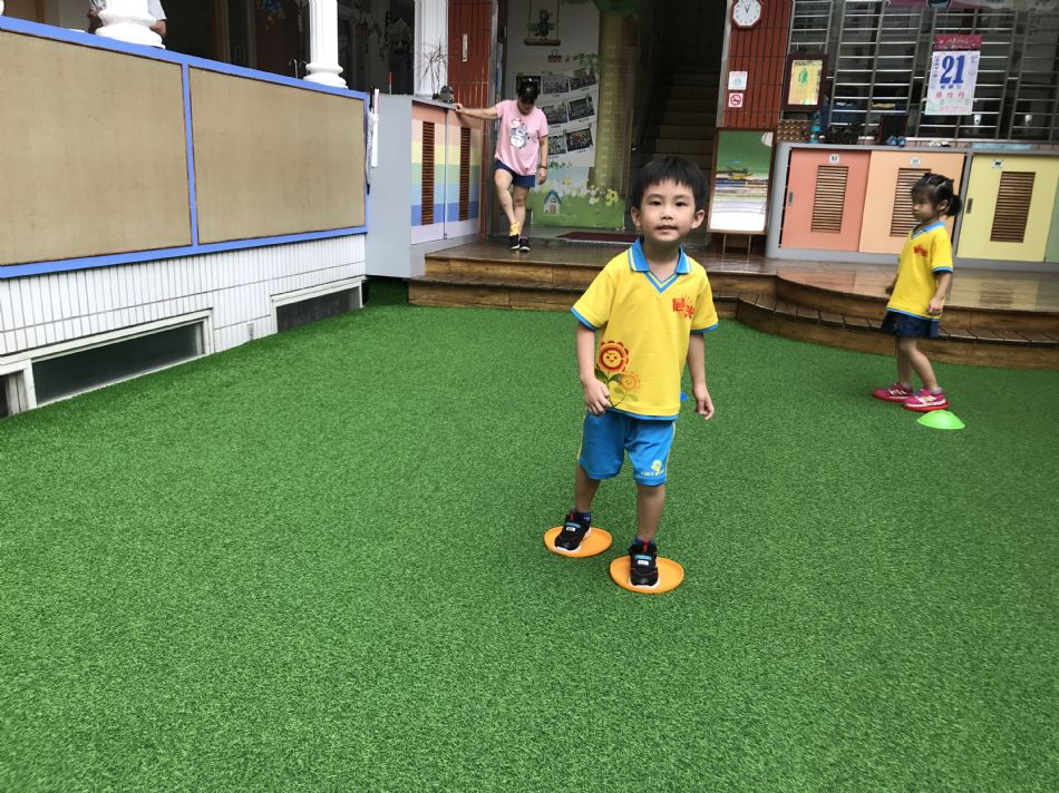 文件 : <FONT COLOR='red'>(108.08.21)體能【飛盤】.JPG</FONT> <BR> 尺寸 : <FONT COLOR='blue'>950 × 712</FONT> 圖元 <BR> 格式 : <FONT COLOR='green'>jpg</FONT> <BR> 大小 : <FONT COLOR='green'> -- </FONT> KB