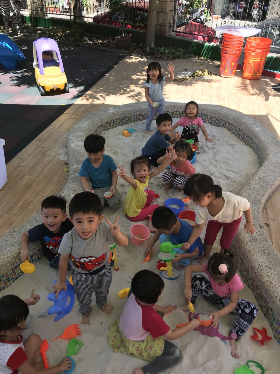 文件 : <FONT COLOR='red'>(108.08.23)玩沙趣-7.JPG</FONT> <BR> 尺寸 : <FONT COLOR='blue'>950 × 1267</FONT> 圖元 <BR> 格式 : <FONT COLOR='green'>jpg</FONT> <BR> 大小 : <FONT COLOR='green'> -- </FONT> KB