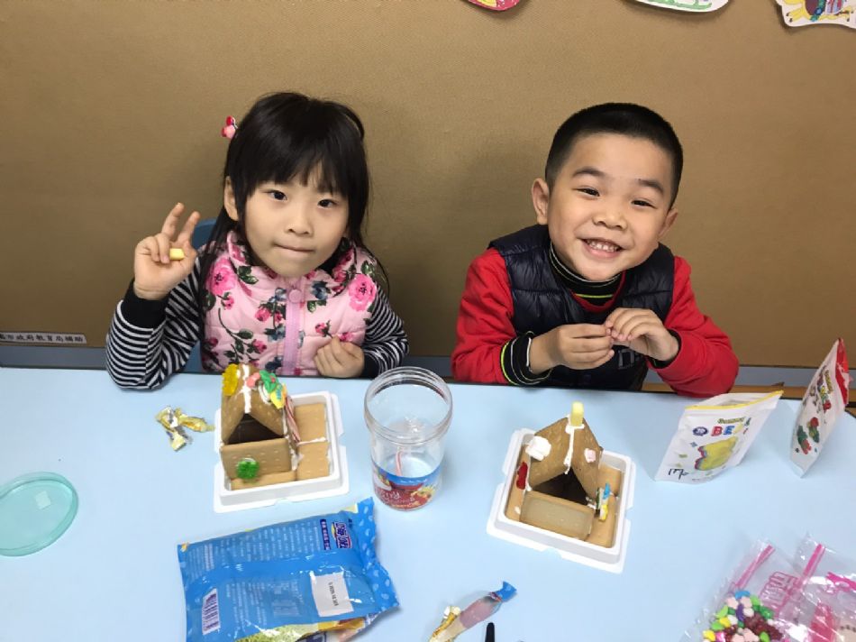 文件 : <FONT COLOR='red'>(108.12.24)餅乾屋diy.JPG</FONT> <BR> 尺寸 : <FONT COLOR='blue'>950 × 712</FONT> 圖元 <BR> 格式 : <FONT COLOR='green'>jpg</FONT> <BR> 大小 : <FONT COLOR='green'> -- </FONT> KB