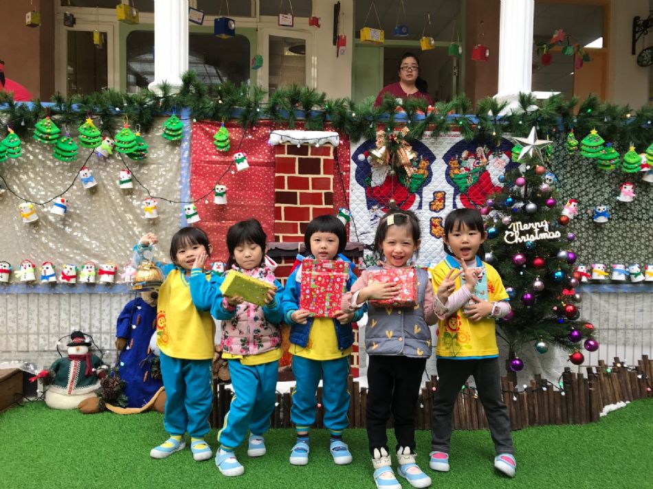 文件 : <FONT COLOR='red'>(108.12.25)聖誕快樂-12.JPG</FONT> <BR> 尺寸 : <FONT COLOR='blue'>950 × 712</FONT> 圖元 <BR> 格式 : <FONT COLOR='green'>jpg</FONT> <BR> 大小 : <FONT COLOR='green'> -- </FONT> KB