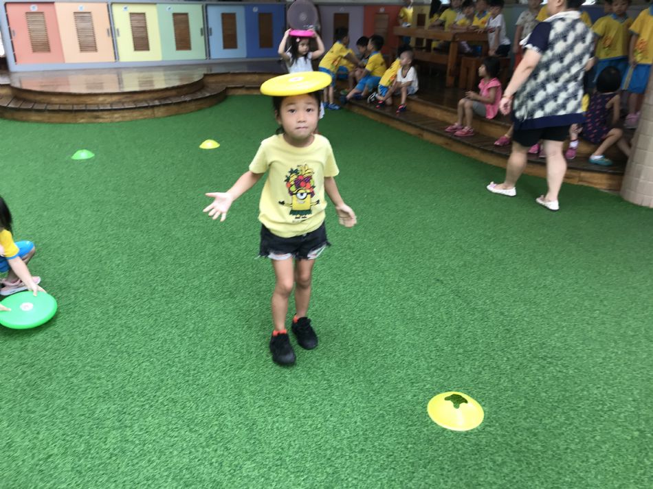 文件 : <FONT COLOR='red'>(108.08.21)體能【飛盤】-6.JPG</FONT> <BR> 尺寸 : <FONT COLOR='blue'>950 × 712</FONT> 圖元 <BR> 格式 : <FONT COLOR='green'>jpg</FONT> <BR> 大小 : <FONT COLOR='green'> -- </FONT> KB