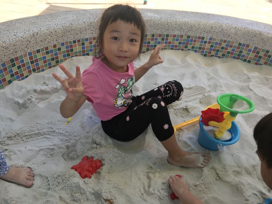 文件 : <FONT COLOR='red'>(108.08.23)玩沙趣-13.JPG</FONT> <BR> 尺寸 : <FONT COLOR='blue'>950 × 712</FONT> 圖元 <BR> 格式 : <FONT COLOR='green'>jpg</FONT> <BR> 大小 : <FONT COLOR='green'> -- </FONT> KB