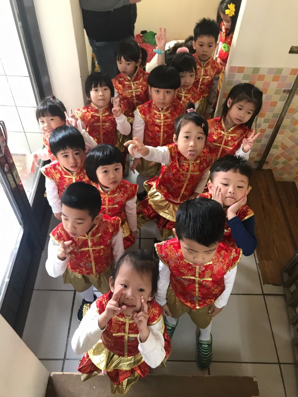 文件 : <FONT COLOR='red'>(109.01.04)期末成果展-15.JPG</FONT> <BR> 尺寸 : <FONT COLOR='blue'>950 × 1267</FONT> 圖元 <BR> 格式 : <FONT COLOR='green'>jpg</FONT> <BR> 大小 : <FONT COLOR='green'> -- </FONT> KB