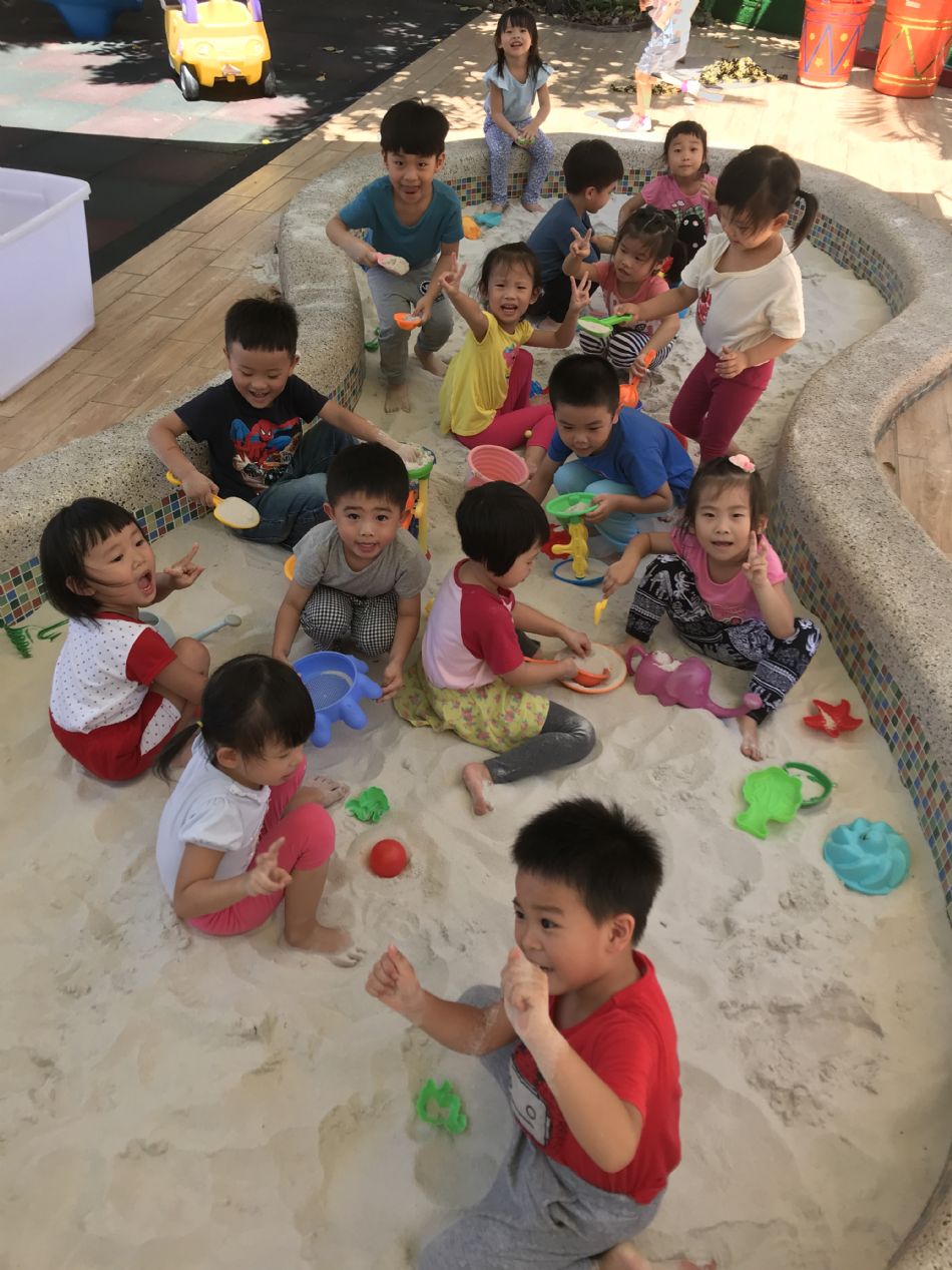 文件 : <FONT COLOR='red'>(108.08.23)玩沙趣-3.JPG</FONT> <BR> 尺寸 : <FONT COLOR='blue'>950 × 1267</FONT> 圖元 <BR> 格式 : <FONT COLOR='green'>jpg</FONT> <BR> 大小 : <FONT COLOR='green'> -- </FONT> KB