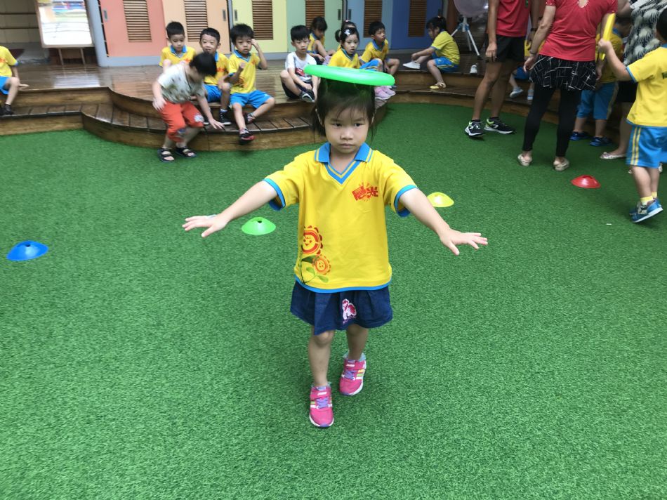 文件 : <FONT COLOR='red'>(108.08.21)體能【飛盤】-4.JPG</FONT> <BR> 尺寸 : <FONT COLOR='blue'>950 × 712</FONT> 圖元 <BR> 格式 : <FONT COLOR='green'>jpg</FONT> <BR> 大小 : <FONT COLOR='green'> -- </FONT> KB