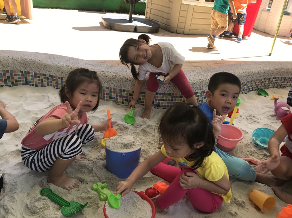 文件 : <FONT COLOR='red'>(108.08.23)玩沙趣-3.JPG</FONT> <BR> 尺寸 : <FONT COLOR='blue'>950 × 712</FONT> 圖元 <BR> 格式 : <FONT COLOR='green'>jpg</FONT> <BR> 大小 : <FONT COLOR='green'> -- </FONT> KB