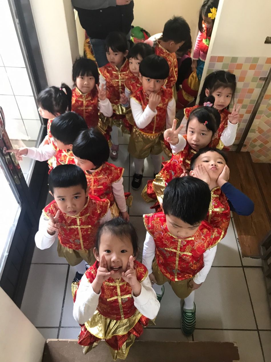 文件 : <FONT COLOR='red'>(109.01.04)期末成果展-15.JPG</FONT> <BR> 尺寸 : <FONT COLOR='blue'>950 × 1267</FONT> 圖元 <BR> 格式 : <FONT COLOR='green'>jpg</FONT> <BR> 大小 : <FONT COLOR='green'> -- </FONT> KB