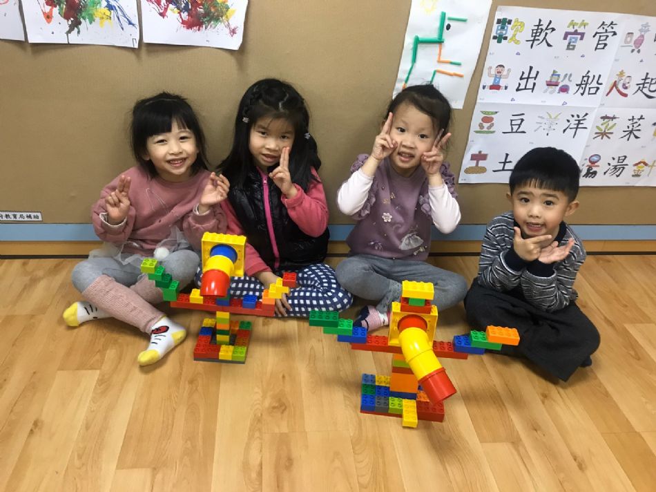 文件 : <FONT COLOR='red'>(109.03.12)平衡機器人.JPG</FONT> <BR> 尺寸 : <FONT COLOR='blue'>950 × 712</FONT> 圖元 <BR> 格式 : <FONT COLOR='green'>jpg</FONT> <BR> 大小 : <FONT COLOR='green'> -- </FONT> KB