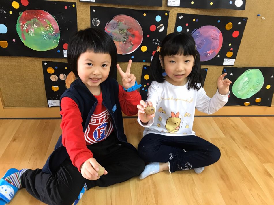 文件 : <FONT COLOR='red'>(109.03.09)觀察文珠蘭種子-4.JPG</FONT> <BR> 尺寸 : <FONT COLOR='blue'>950 × 712</FONT> 圖元 <BR> 格式 : <FONT COLOR='green'>jpg</FONT> <BR> 大小 : <FONT COLOR='green'> -- </FONT> KB