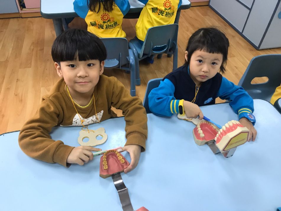 文件 : <FONT COLOR='red'>(109.03.11)美創【刷刷牙】.JPG</FONT> <BR> 尺寸 : <FONT COLOR='blue'>950 × 712</FONT> 圖元 <BR> 格式 : <FONT COLOR='green'>jpg</FONT> <BR> 大小 : <FONT COLOR='green'> -- </FONT> KB