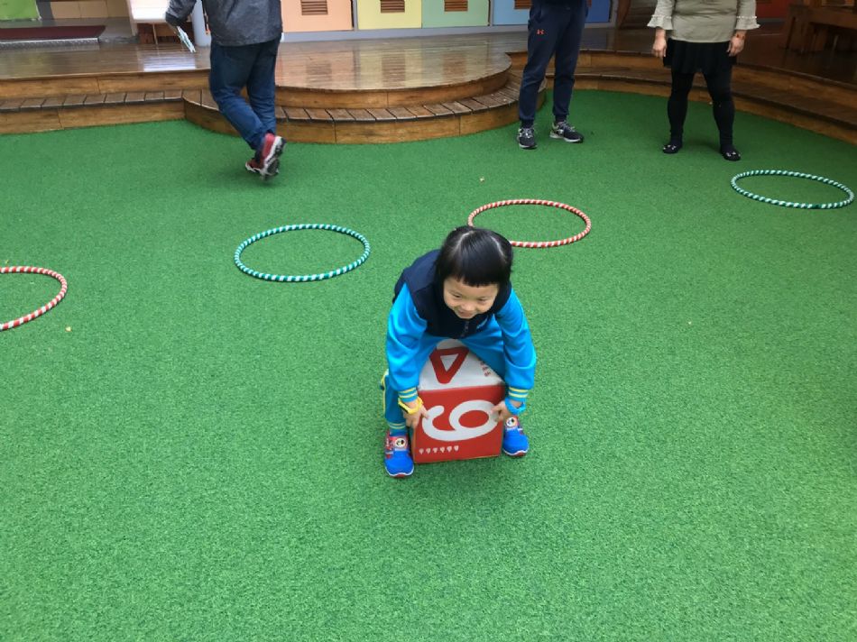 文件 : <FONT COLOR='red'>(109.03.11)跳跳骰子.JPG</FONT> <BR> 尺寸 : <FONT COLOR='blue'>950 × 712</FONT> 圖元 <BR> 格式 : <FONT COLOR='green'>jpg</FONT> <BR> 大小 : <FONT COLOR='green'> -- </FONT> KB