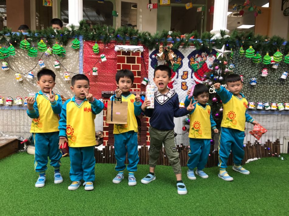 文件 : <FONT COLOR='red'>(108.12.25)聖誕快樂-4.JPG</FONT> <BR> 尺寸 : <FONT COLOR='blue'>950 × 712</FONT> 圖元 <BR> 格式 : <FONT COLOR='green'>jpg</FONT> <BR> 大小 : <FONT COLOR='green'> -- </FONT> KB