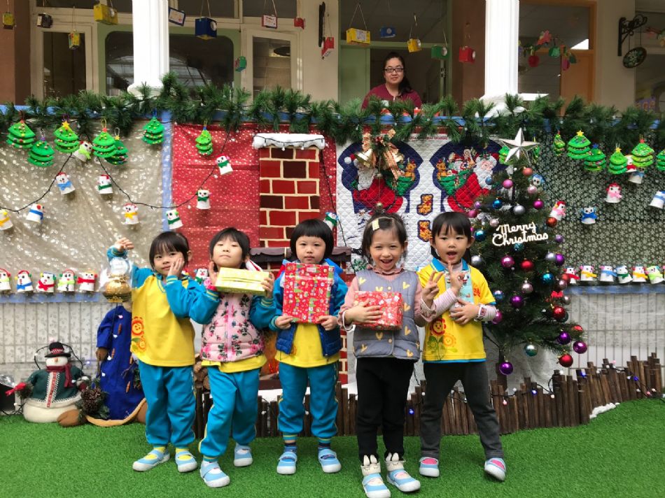 文件 : <FONT COLOR='red'>(108.12.25)聖誕快樂-12.JPG</FONT> <BR> 尺寸 : <FONT COLOR='blue'>950 × 712</FONT> 圖元 <BR> 格式 : <FONT COLOR='green'>jpg</FONT> <BR> 大小 : <FONT COLOR='green'> -- </FONT> KB