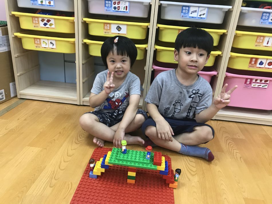 文件 : <FONT COLOR='red'>(108.08.29)樂高 【搭一座橋】-1.JPG</FONT> <BR> 尺寸 : <FONT COLOR='blue'>950 × 712</FONT> 圖元 <BR> 格式 : <FONT COLOR='green'>jpg</FONT> <BR> 大小 : <FONT COLOR='green'> -- </FONT> KB