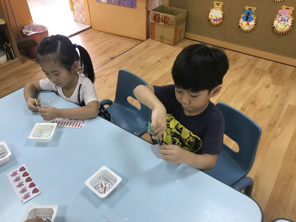 文件 : <FONT COLOR='red'>(108.08.30)我用剪刀-1.JPG</FONT> <BR> 尺寸 : <FONT COLOR='blue'>950 × 712</FONT> 圖元 <BR> 格式 : <FONT COLOR='green'>jpg</FONT> <BR> 大小 : <FONT COLOR='green'> -- </FONT> KB