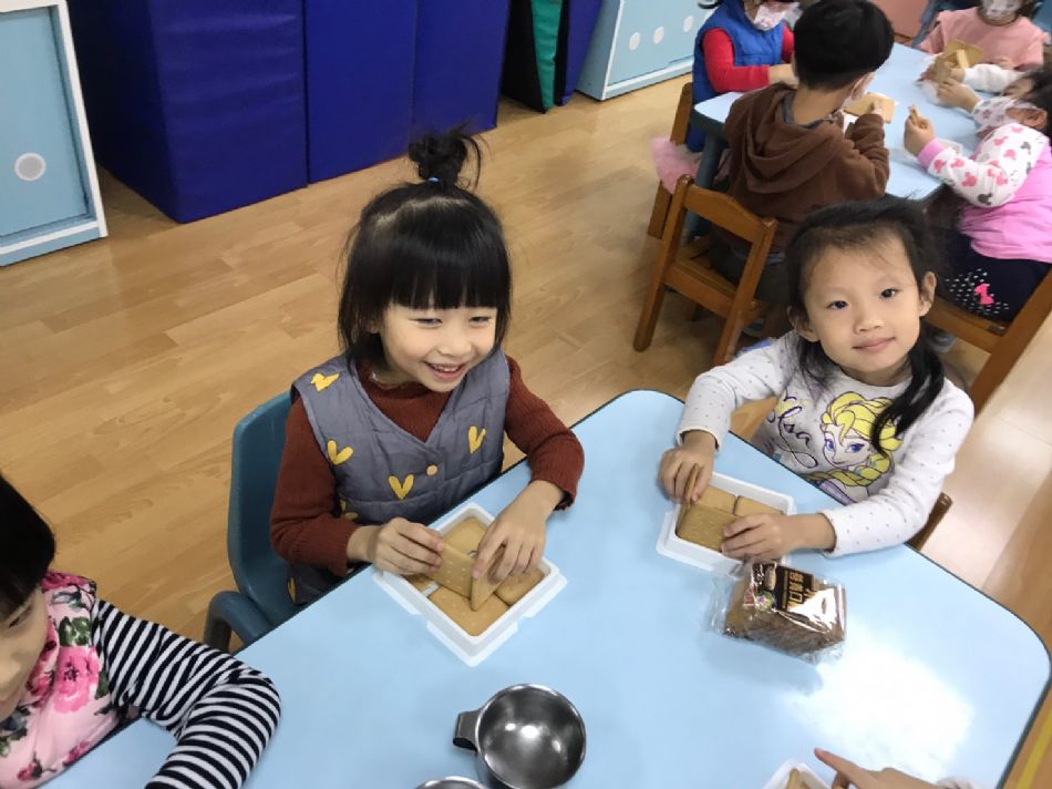 文件 : <FONT COLOR='red'>(108.12.24)餅乾屋diy-6.JPG</FONT> <BR> 尺寸 : <FONT COLOR='blue'>950 × 712</FONT> 圖元 <BR> 格式 : <FONT COLOR='green'>jpg</FONT> <BR> 大小 : <FONT COLOR='green'> -- </FONT> KB