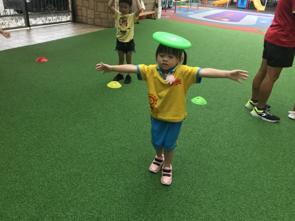 文件 : <FONT COLOR='red'>(108.08.21)體能【飛盤】-2.JPG</FONT> <BR> 尺寸 : <FONT COLOR='blue'>950 × 712</FONT> 圖元 <BR> 格式 : <FONT COLOR='green'>jpg</FONT> <BR> 大小 : <FONT COLOR='green'> -- </FONT> KB