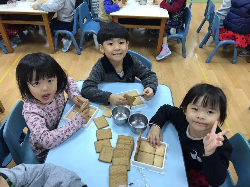 文件 : <FONT COLOR='red'>(108.12.24)餅乾屋diy-5.JPG</FONT> <BR> 尺寸 : <FONT COLOR='blue'>950 × 712</FONT> 圖元 <BR> 格式 : <FONT COLOR='green'>jpg</FONT> <BR> 大小 : <FONT COLOR='green'> -- </FONT> KB