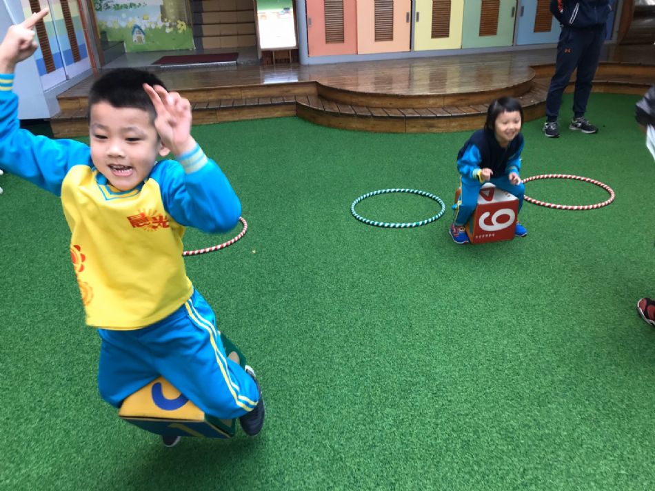 文件 : <FONT COLOR='red'>(109.03.11)跳跳骰子-1.JPG</FONT> <BR> 尺寸 : <FONT COLOR='blue'>950 × 712</FONT> 圖元 <BR> 格式 : <FONT COLOR='green'>jpg</FONT> <BR> 大小 : <FONT COLOR='green'> -- </FONT> KB