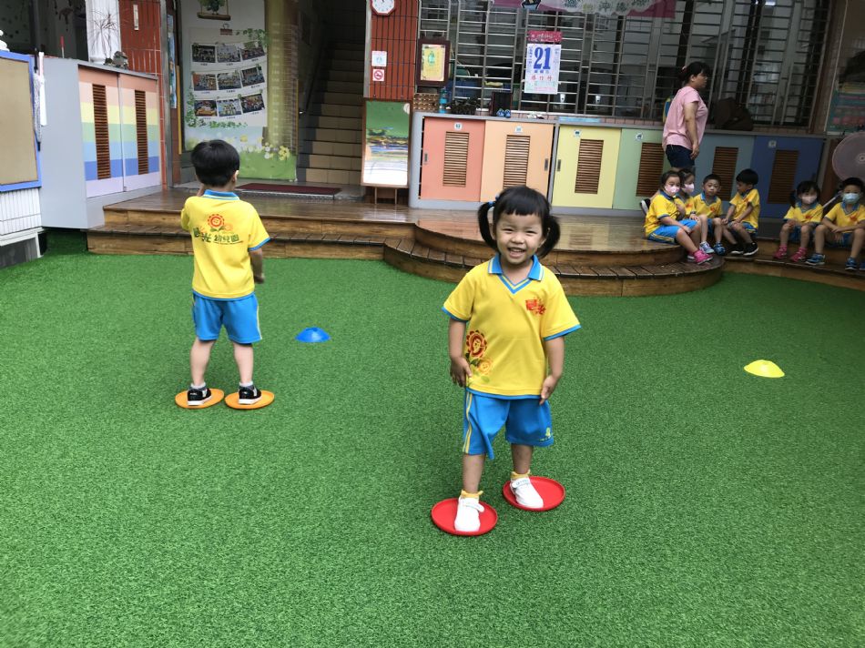 文件 : <FONT COLOR='red'>(108.08.21)體能-1.JPG</FONT> <BR> 尺寸 : <FONT COLOR='blue'>950 × 712</FONT> 圖元 <BR> 格式 : <FONT COLOR='green'>jpg</FONT> <BR> 大小 : <FONT COLOR='green'> -- </FONT> KB