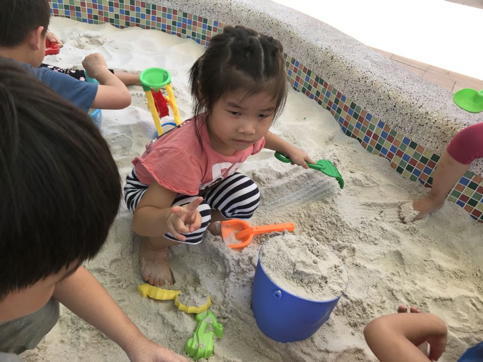 文件 : <FONT COLOR='red'>(108.08.23)玩沙趣-4.JPG</FONT> <BR> 尺寸 : <FONT COLOR='blue'>950 × 712</FONT> 圖元 <BR> 格式 : <FONT COLOR='green'>jpg</FONT> <BR> 大小 : <FONT COLOR='green'> -- </FONT> KB