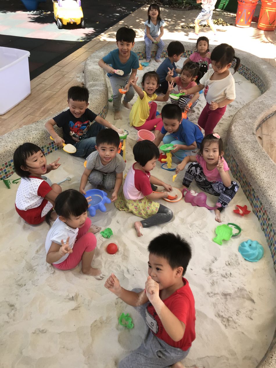 文件 : <FONT COLOR='red'>(108.08.23)玩沙趣-8.JPG</FONT> <BR> 尺寸 : <FONT COLOR='blue'>950 × 1267</FONT> 圖元 <BR> 格式 : <FONT COLOR='green'>jpg</FONT> <BR> 大小 : <FONT COLOR='green'> -- </FONT> KB