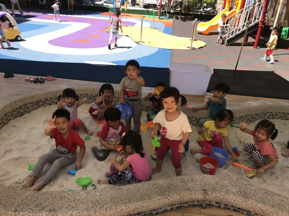 文件 : <FONT COLOR='red'>(108.08.23)玩沙趣-9.JPG</FONT> <BR> 尺寸 : <FONT COLOR='blue'>950 × 712</FONT> 圖元 <BR> 格式 : <FONT COLOR='green'>jpg</FONT> <BR> 大小 : <FONT COLOR='green'> -- </FONT> KB