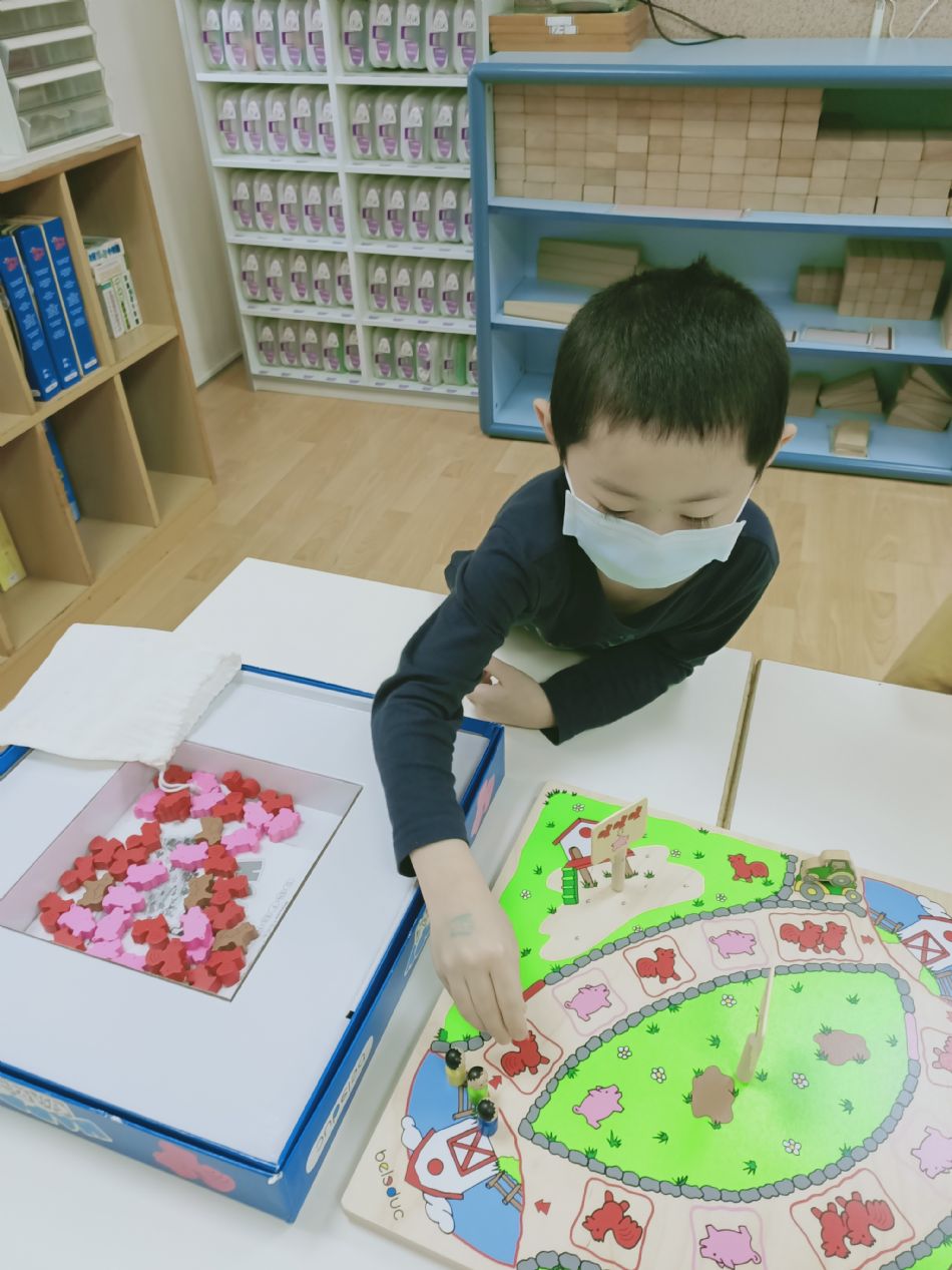 文件 : <FONT COLOR='red'>(109.04.10)桌遊-2.JPG</FONT> <BR> 尺寸 : <FONT COLOR='blue'>950 × 1267</FONT> 圖元 <BR> 格式 : <FONT COLOR='green'>jpg</FONT> <BR> 大小 : <FONT COLOR='green'> -- </FONT> KB