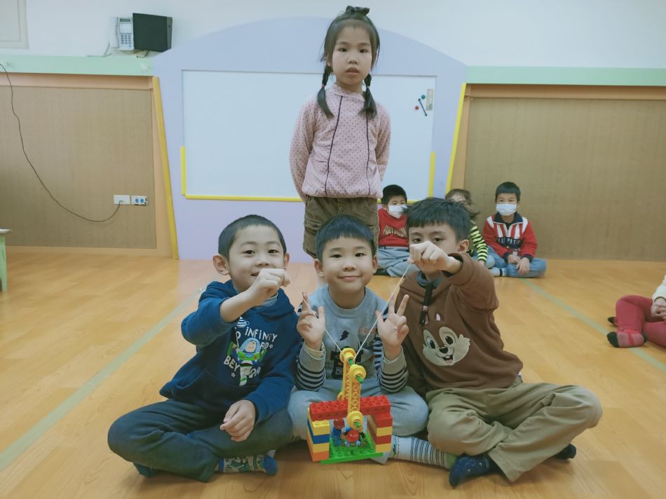 文件 : <FONT COLOR='red'>(109.04.13)樂高【纜車】-1.JPG</FONT> <BR> 尺寸 : <FONT COLOR='blue'>950 × 712</FONT> 圖元 <BR> 格式 : <FONT COLOR='green'>jpg</FONT> <BR> 大小 : <FONT COLOR='green'> -- </FONT> KB