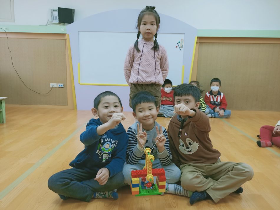 文件 : <FONT COLOR='red'>(109.04.13)樂高【纜車】-2.JPG</FONT> <BR> 尺寸 : <FONT COLOR='blue'>950 × 712</FONT> 圖元 <BR> 格式 : <FONT COLOR='green'>jpg</FONT> <BR> 大小 : <FONT COLOR='green'> -- </FONT> KB