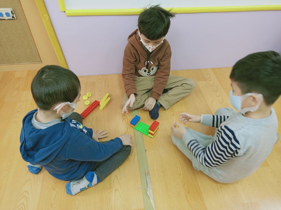 文件 : <FONT COLOR='red'>(109.04.13)樂高【纜車】-5.JPG</FONT> <BR> 尺寸 : <FONT COLOR='blue'>950 × 712</FONT> 圖元 <BR> 格式 : <FONT COLOR='green'>jpg</FONT> <BR> 大小 : <FONT COLOR='green'> -- </FONT> KB