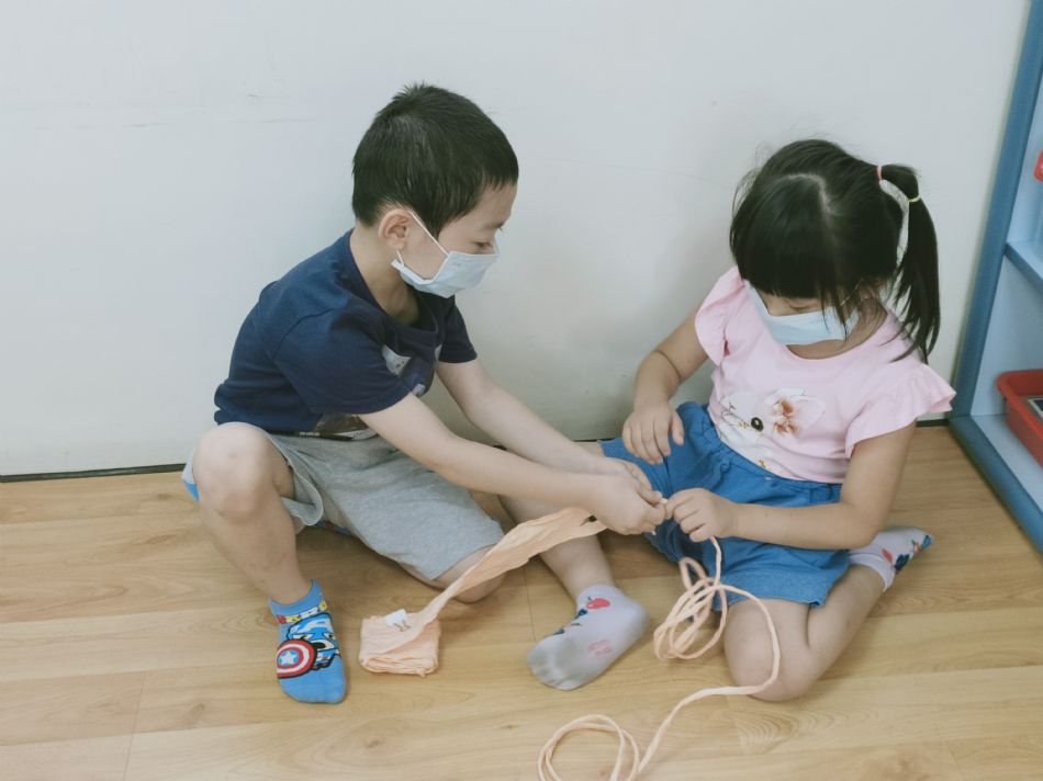 文件 : <FONT COLOR='red'>(109.06.23)畢業布置-1.JPG</FONT> <BR> 尺寸 : <FONT COLOR='blue'>950 × 712</FONT> 圖元 <BR> 格式 : <FONT COLOR='green'>jpg</FONT> <BR> 大小 : <FONT COLOR='green'> -- </FONT> KB