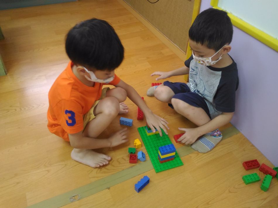 文件 : <FONT COLOR='red'>(109.09.09)樂高【電梯】-3.JPG</FONT> <BR> 尺寸 : <FONT COLOR='blue'>950 × 712</FONT> 圖元 <BR> 格式 : <FONT COLOR='green'>jpg</FONT> <BR> 大小 : <FONT COLOR='green'> -- </FONT> KB