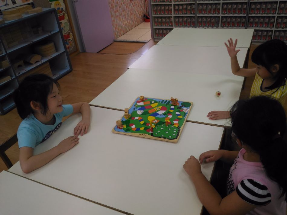 文件 : <FONT COLOR='red'>(108.08.13)桌遊-9.JPG</FONT> <BR> 尺寸 : <FONT COLOR='blue'>950 × 712</FONT> 圖元 <BR> 格式 : <FONT COLOR='green'>jpg</FONT> <BR> 大小 : <FONT COLOR='green'> -- </FONT> KB