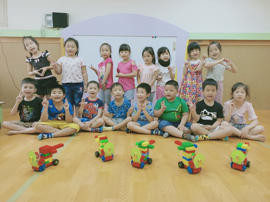 文件 : <FONT COLOR='red'>(109.06.01)-5.JPG</FONT> <BR> 尺寸 : <FONT COLOR='blue'>950 × 712</FONT> 圖元 <BR> 格式 : <FONT COLOR='green'>jpg</FONT> <BR> 大小 : <FONT COLOR='green'> -- </FONT> KB