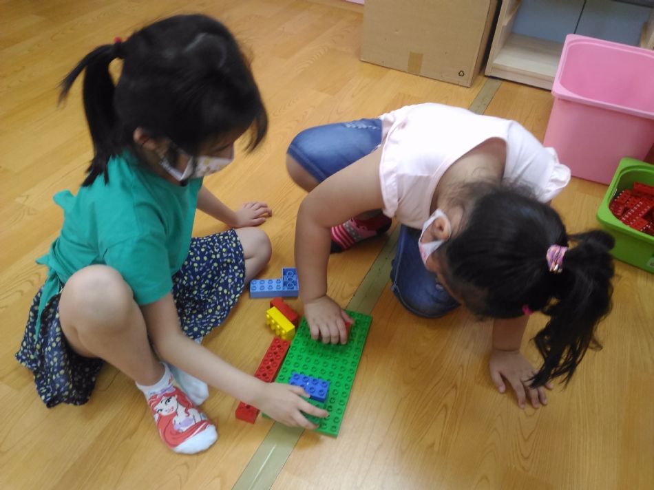 文件 : <FONT COLOR='red'>(109.09.09)樂高【電梯】-3.JPG</FONT> <BR> 尺寸 : <FONT COLOR='blue'>950 × 712</FONT> 圖元 <BR> 格式 : <FONT COLOR='green'>jpg</FONT> <BR> 大小 : <FONT COLOR='green'> -- </FONT> KB