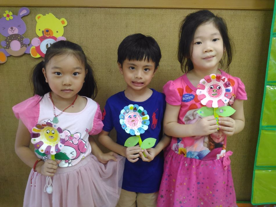 文件 : <FONT COLOR='red'>(108.08.14)小花製作-1.JPG</FONT> <BR> 尺寸 : <FONT COLOR='blue'>950 × 712</FONT> 圖元 <BR> 格式 : <FONT COLOR='green'>jpg</FONT> <BR> 大小 : <FONT COLOR='green'> -- </FONT> KB