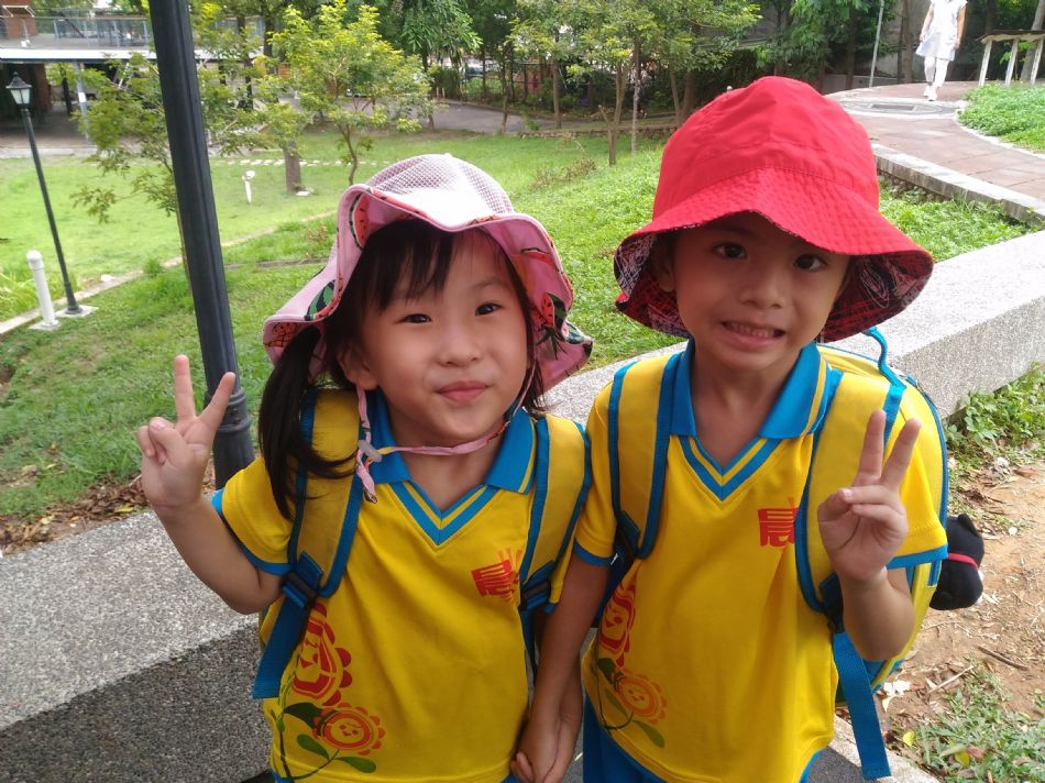 文件 : <FONT COLOR='red'>(108.08.16)戶外教學-1.JPG</FONT> <BR> 尺寸 : <FONT COLOR='blue'>950 × 712</FONT> 圖元 <BR> 格式 : <FONT COLOR='green'>jpg</FONT> <BR> 大小 : <FONT COLOR='green'> -- </FONT> KB