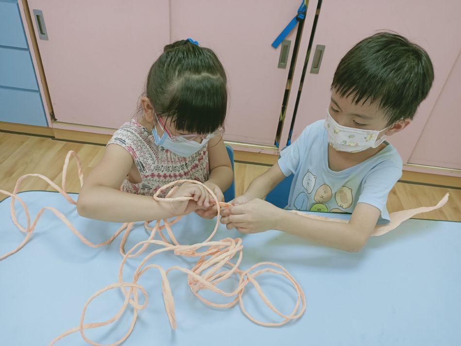 文件 : <FONT COLOR='red'>(109.06.23)畢業布置.JPG</FONT> <BR> 尺寸 : <FONT COLOR='blue'>950 × 712</FONT> 圖元 <BR> 格式 : <FONT COLOR='green'>jpg</FONT> <BR> 大小 : <FONT COLOR='green'> -- </FONT> KB