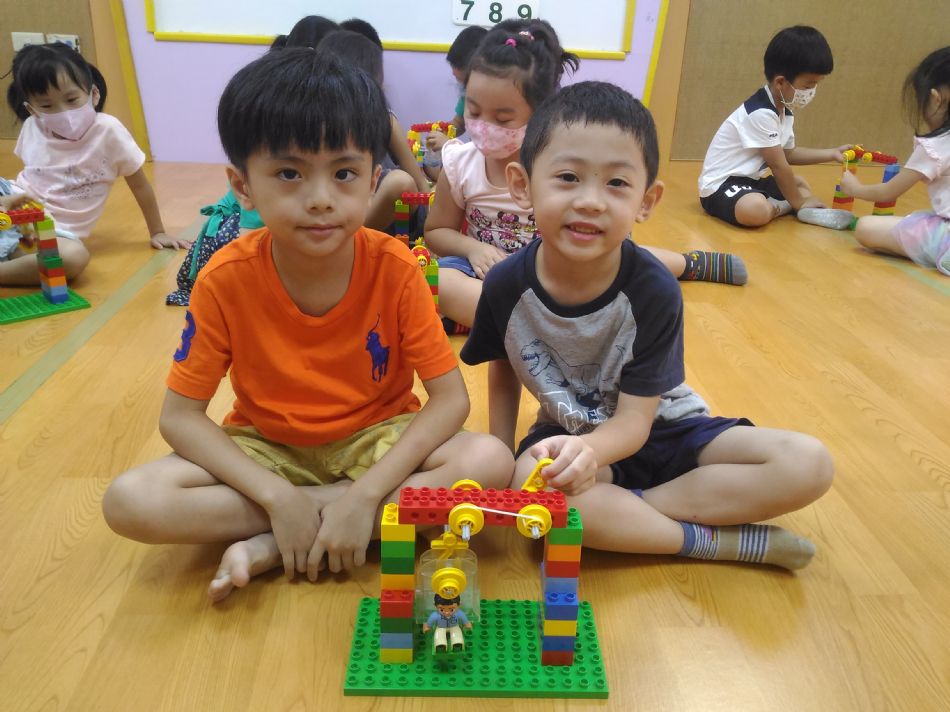 文件 : <FONT COLOR='red'>(109.09.09)樂高【電梯】-2.JPG</FONT> <BR> 尺寸 : <FONT COLOR='blue'>950 × 712</FONT> 圖元 <BR> 格式 : <FONT COLOR='green'>jpg</FONT> <BR> 大小 : <FONT COLOR='green'> -- </FONT> KB