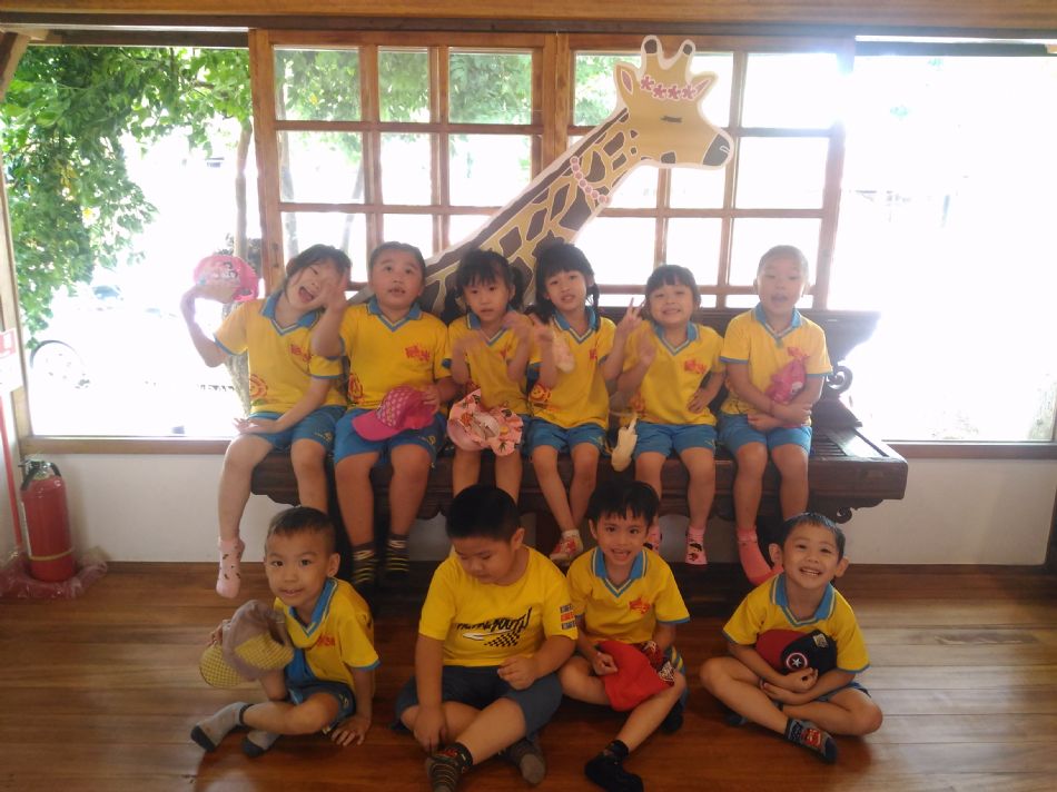 文件 : <FONT COLOR='red'>(108.08.16)戶外教學-11.JPG</FONT> <BR> 尺寸 : <FONT COLOR='blue'>950 × 712</FONT> 圖元 <BR> 格式 : <FONT COLOR='green'>jpg</FONT> <BR> 大小 : <FONT COLOR='green'> -- </FONT> KB