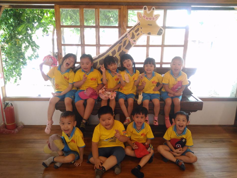 文件 : <FONT COLOR='red'>(108.08.16)戶外教學-18.JPG</FONT> <BR> 尺寸 : <FONT COLOR='blue'>950 × 712</FONT> 圖元 <BR> 格式 : <FONT COLOR='green'>jpg</FONT> <BR> 大小 : <FONT COLOR='green'> -- </FONT> KB