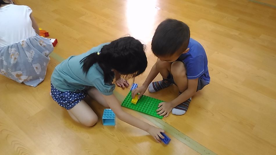 文件 : <FONT COLOR='red'>(108.08.19)樂高【房子】-1.JPG</FONT> <BR> 尺寸 : <FONT COLOR='blue'>950 × 534</FONT> 圖元 <BR> 格式 : <FONT COLOR='green'>jpg</FONT> <BR> 大小 : <FONT COLOR='green'> -- </FONT> KB