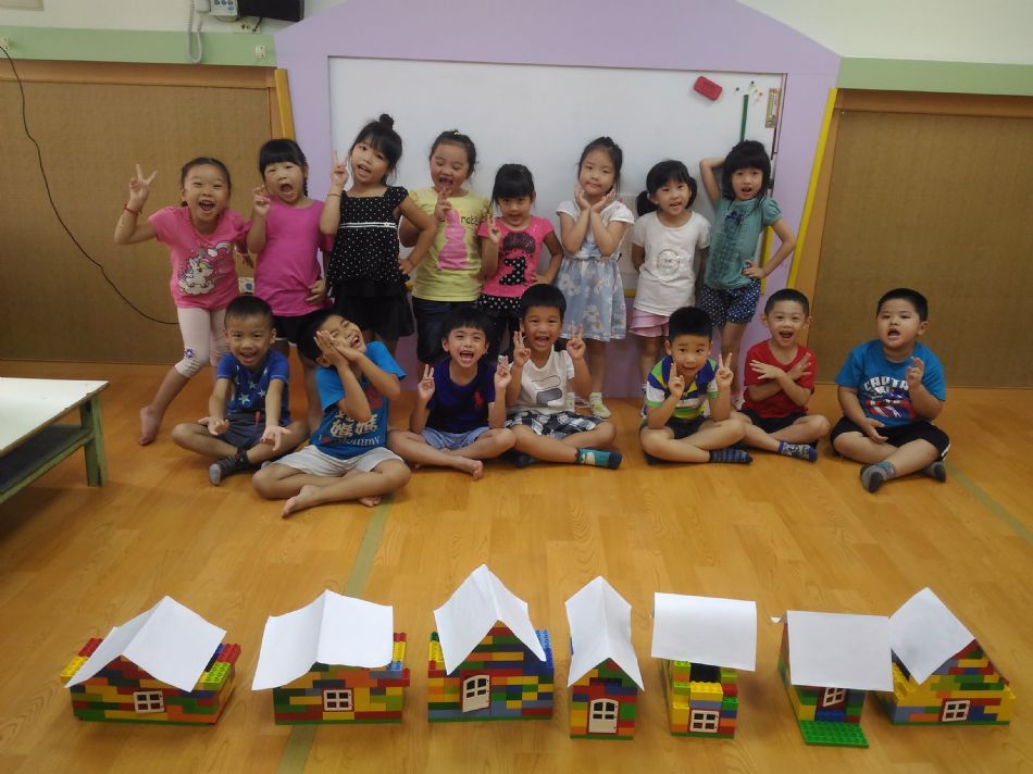 文件 : <FONT COLOR='red'>(108.08.19)樂高【房子】-5.JPG</FONT> <BR> 尺寸 : <FONT COLOR='blue'>950 × 712</FONT> 圖元 <BR> 格式 : <FONT COLOR='green'>jpg</FONT> <BR> 大小 : <FONT COLOR='green'> -- </FONT> KB