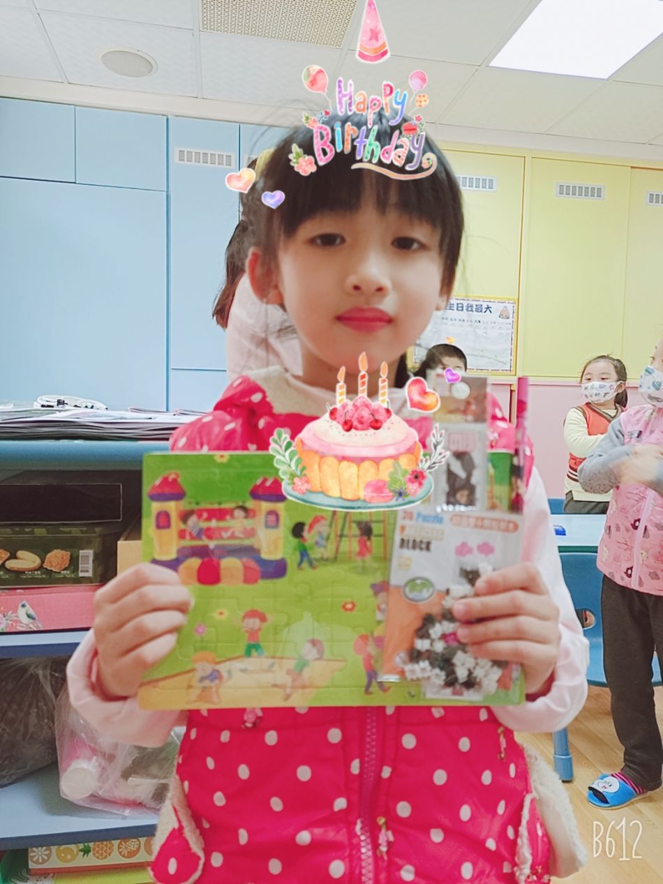 文件 : <FONT COLOR='red'>(109.03.03)芷彤生日-5.JPG</FONT> <BR> 尺寸 : <FONT COLOR='blue'>950 × 1267</FONT> 圖元 <BR> 格式 : <FONT COLOR='green'>jpg</FONT> <BR> 大小 : <FONT COLOR='green'> -- </FONT> KB