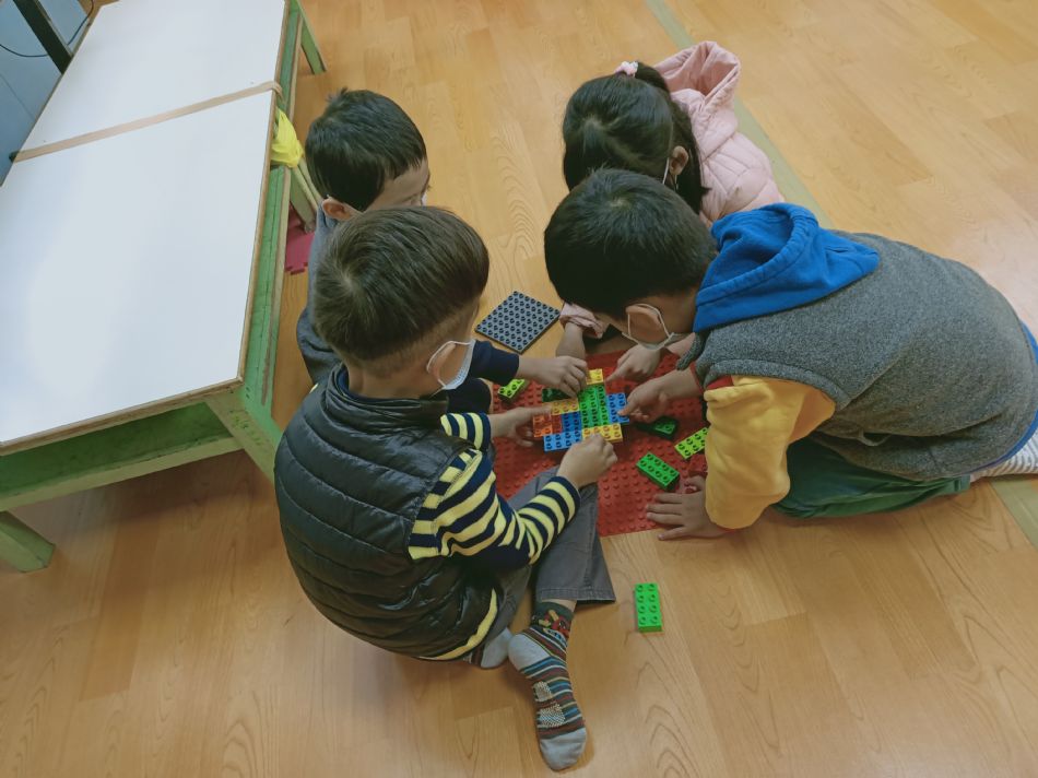 文件 : <FONT COLOR='red'>(109.03.09)樂高【綜合】-6.JPG</FONT> <BR> 尺寸 : <FONT COLOR='blue'>950 × 712</FONT> 圖元 <BR> 格式 : <FONT COLOR='green'>jpg</FONT> <BR> 大小 : <FONT COLOR='green'> -- </FONT> KB