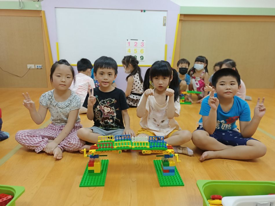 文件 : <FONT COLOR='red'>(109.06.22)樂高【綜合】-3.JPG</FONT> <BR> 尺寸 : <FONT COLOR='blue'>950 × 712</FONT> 圖元 <BR> 格式 : <FONT COLOR='green'>jpg</FONT> <BR> 大小 : <FONT COLOR='green'> -- </FONT> KB