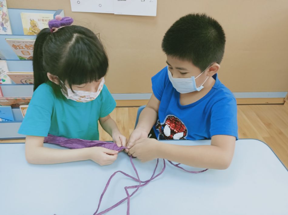 文件 : <FONT COLOR='red'>(109.06.23)畢業布置.JPG</FONT> <BR> 尺寸 : <FONT COLOR='blue'>950 × 712</FONT> 圖元 <BR> 格式 : <FONT COLOR='green'>jpg</FONT> <BR> 大小 : <FONT COLOR='green'> -- </FONT> KB